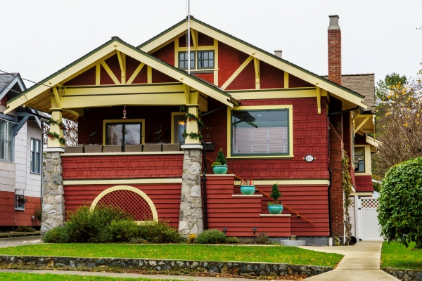 417 Arnold Av, Victoria BC