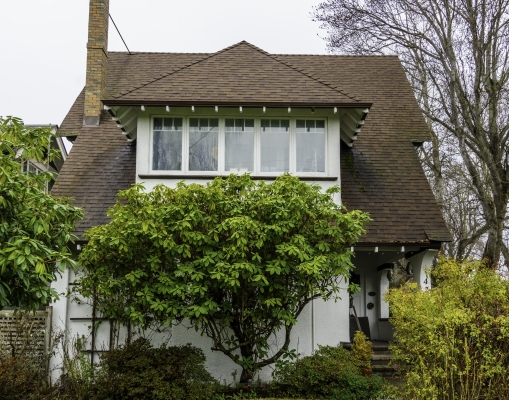 426 Arnold Av, Victoria BC