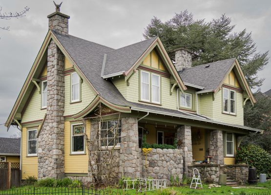 1900 Belmont Av, Victoria BC