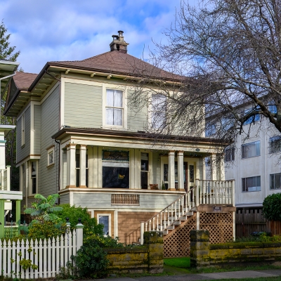 1060 Burdett Av, Victoria BC