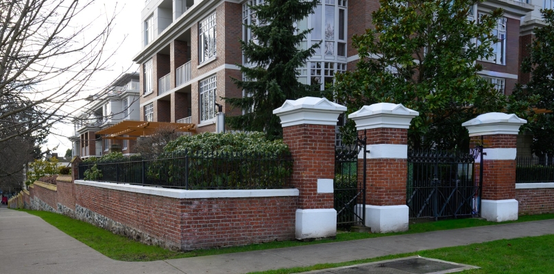 999 Burdett Av, Victoria BC