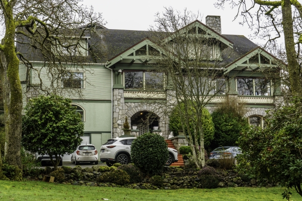 1961 Fairfield Pl, Victoria BC