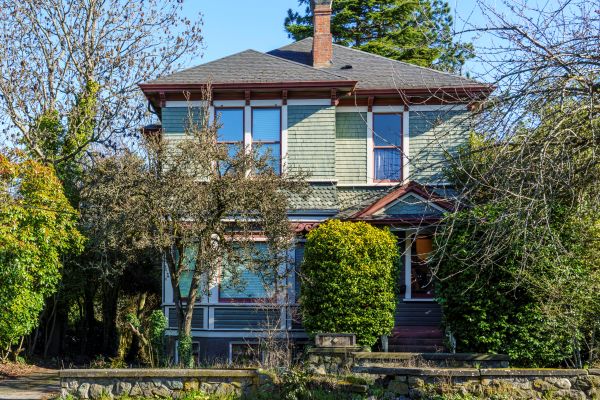1405 Fernwood Rd, Victoria BC
