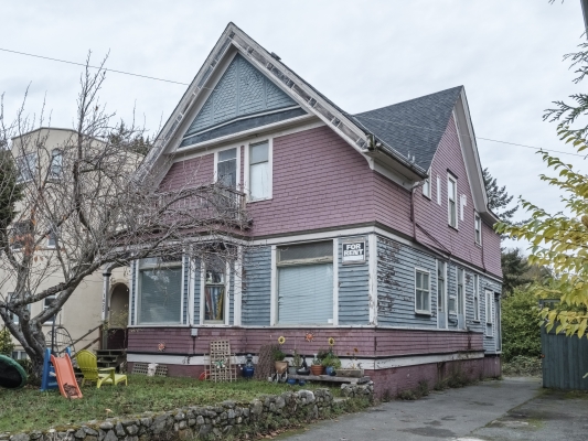 1423 Fernwood Rd, Victoria BC