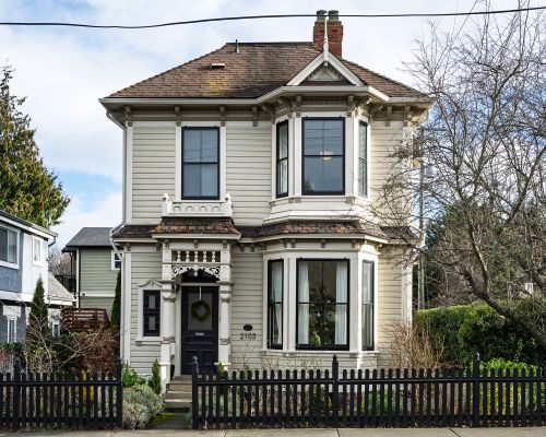 2103 Fernwood Rd, Victoria BC