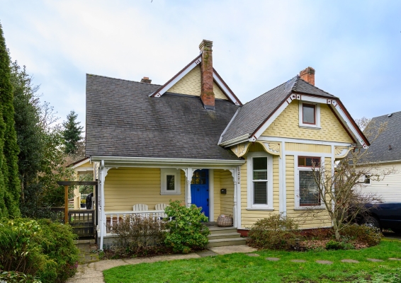 1427 Gladstone Av, Victoria BC