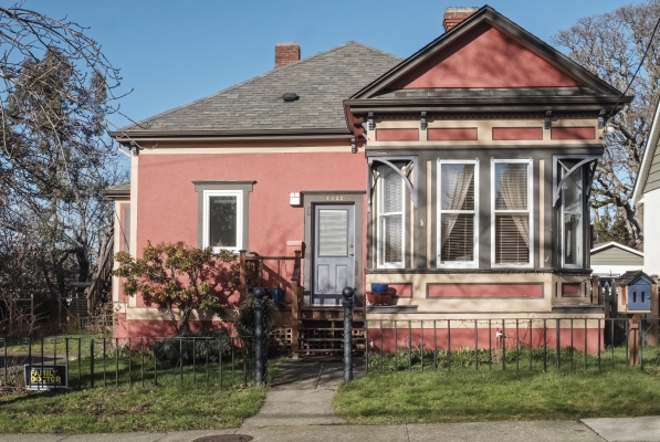 1432 Gladstone Av, Victoria BC