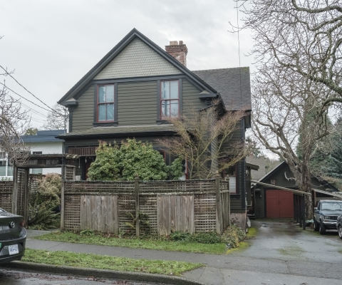 1441 Gladstone Av, Victoria BC