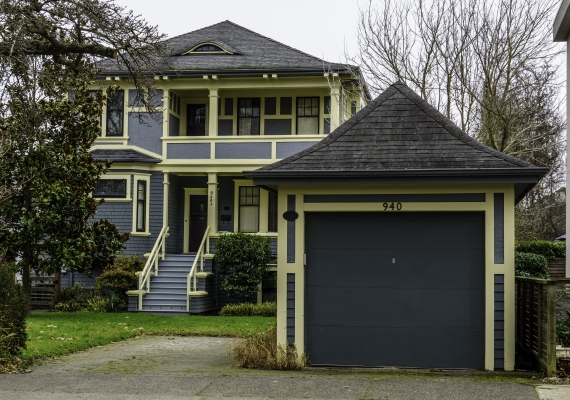 940 Heywood Av, Victoria BC