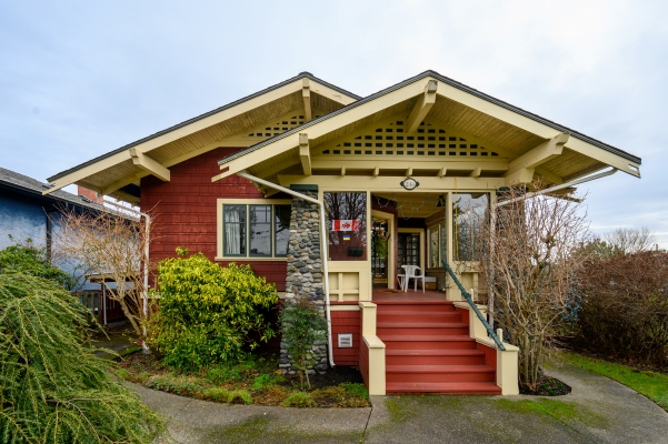 245 Linden Av, Victoria BC