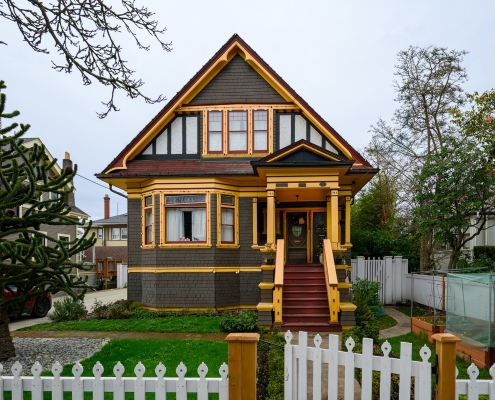 810 Linden Av, Victoria BC