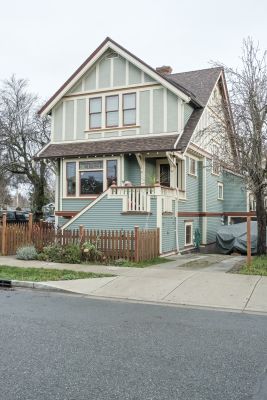 2251 Lydia St, Victoria BC