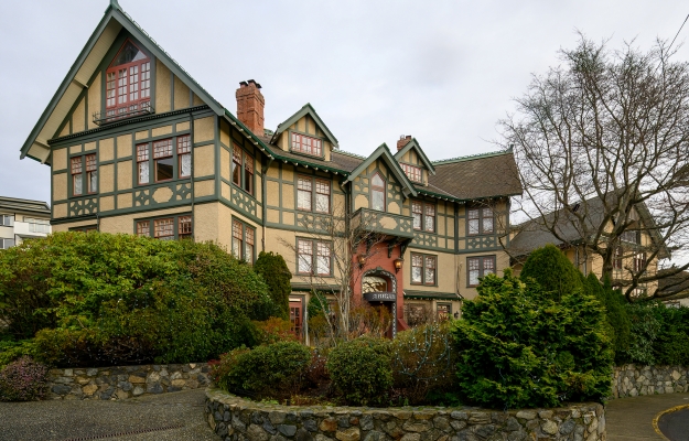 906 McClure St, Victoria BC