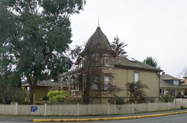 242 Robert St, Victoria BC