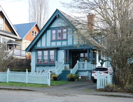 529 Springfield St, Victoria BC