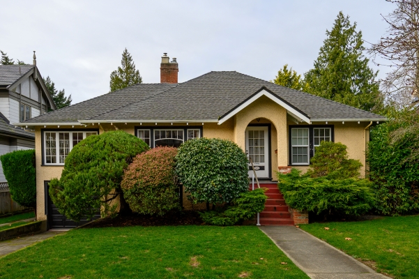 522 Su'it St, Victoria BC