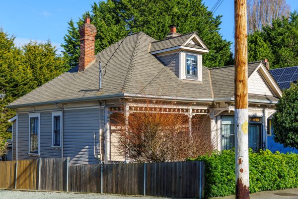 1272 Walnut St, Victoria BC