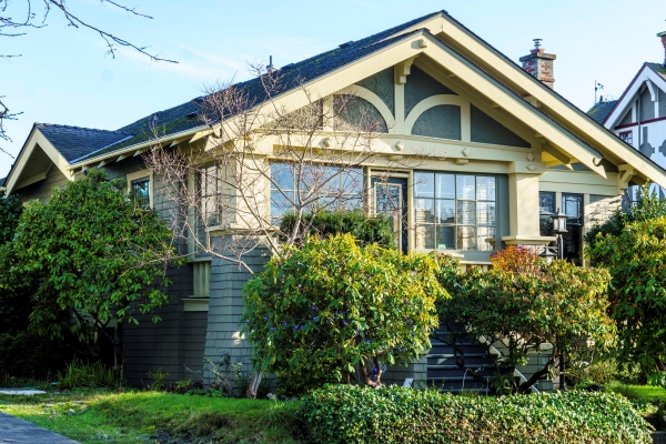 121 Wildwood Av, Victoria BC