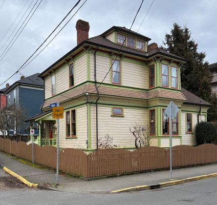 1201 Yukon St, Victoria BC